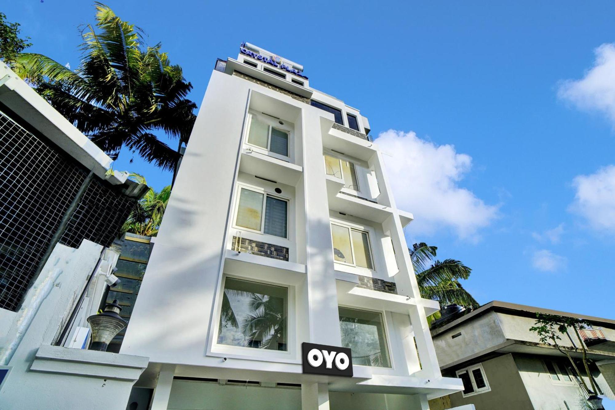 Hotel O Crystal Executive Suites Kochi Exterior foto